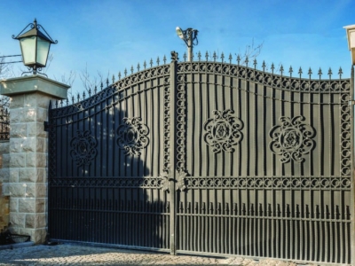 Peindre un portail en métal