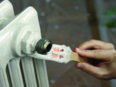 Peindre un radiateur en fonte